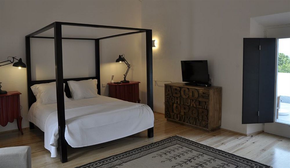 อิมานิคันทรีเฮาส์ Guest House เอโวรา ภายนอก รูปภาพ
